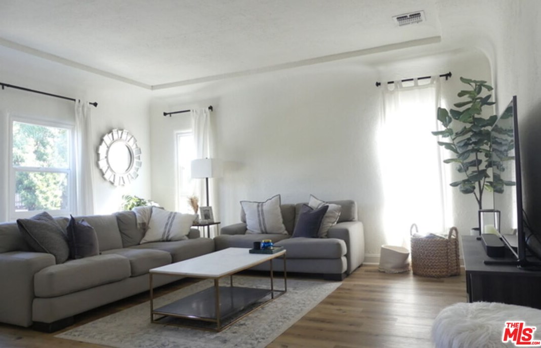 431 N Sierra Bonita Ave, Los Angeles, CA 90036