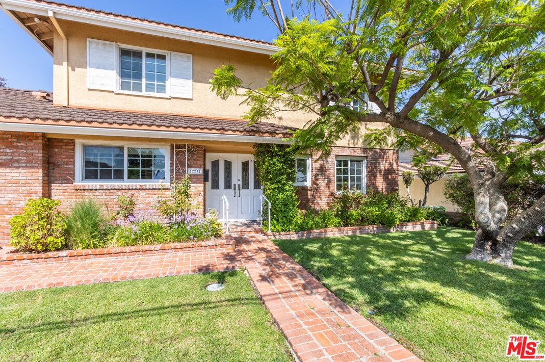 12234 Woodley Ave, San Fernando, CA 91344-2847