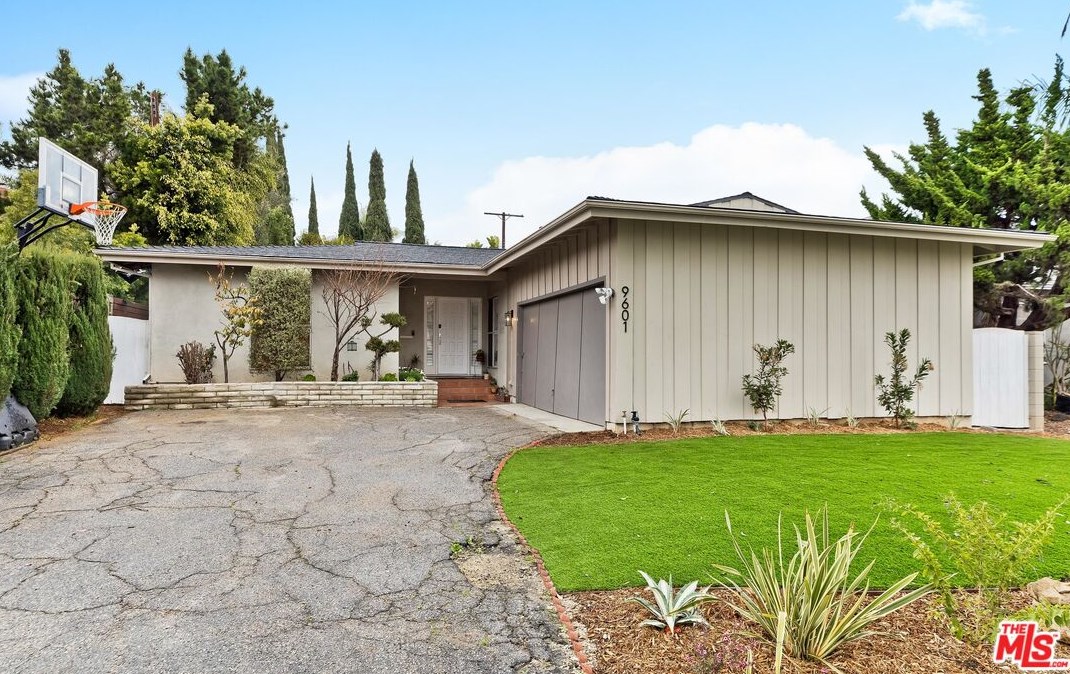 9601 Cattaraugus Ave, Los Angeles, CA 90034-2323