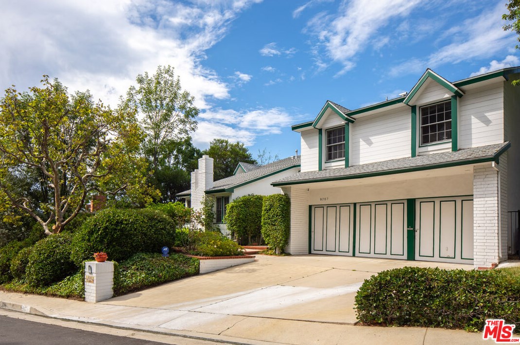 9707 Wendover Dr, Beverly Hills, CA 90210-1252