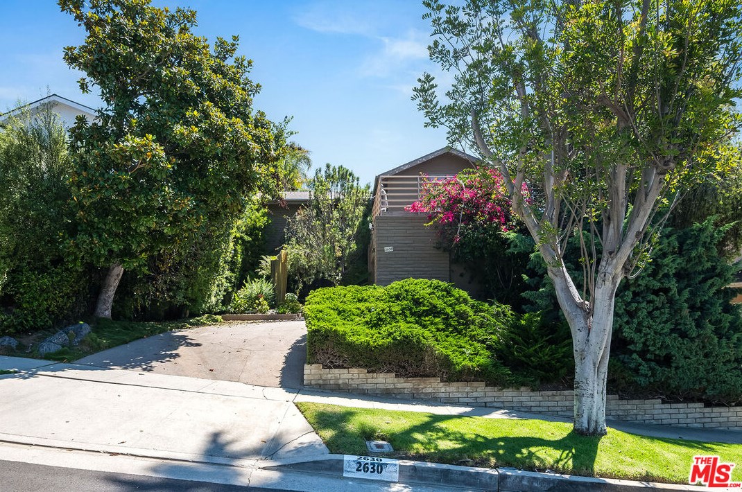 2630 Beverly Dr, Los Angeles, CA 90034-1816