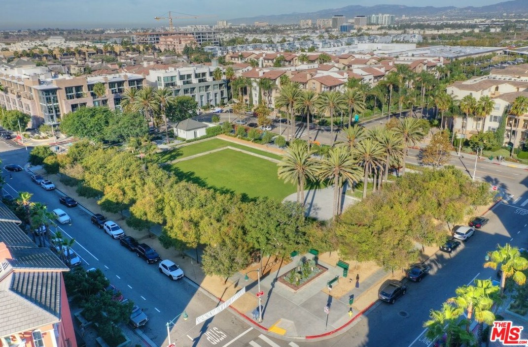 7100 Playa Vista Dr, Los Angeles CA  90094-2276 exterior
