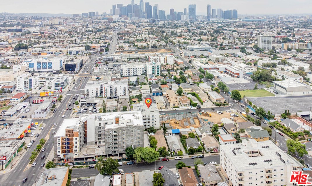 1025 Dewey Ave, Los Angeles CA  90006-2672 exterior