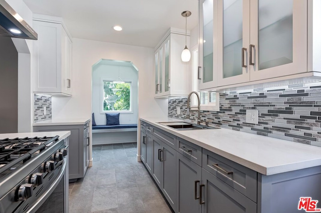 8693 Cadillac Ave, Los Angeles CA  90034-2101 exterior