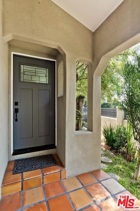 8693 Cadillac Ave, Los Angeles CA  90034-2101 exterior