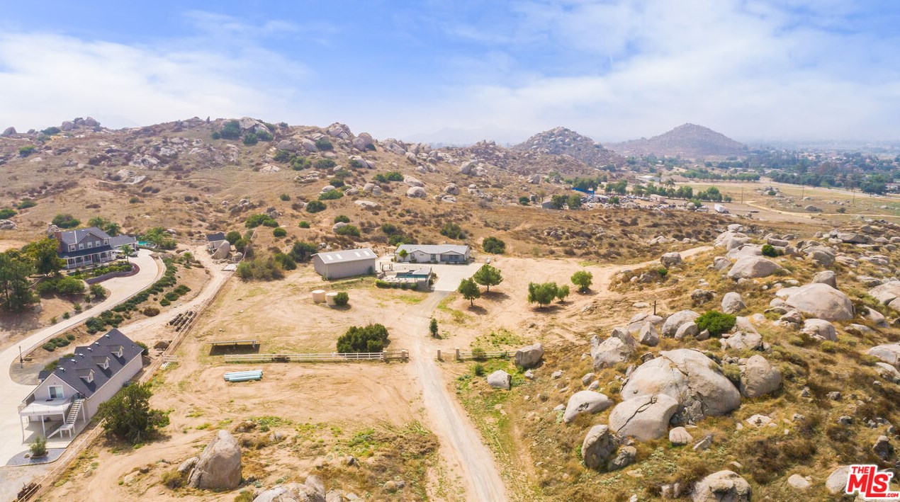 29225 Nuevo Valley Dr, Lakeview CA  92567-8961 exterior