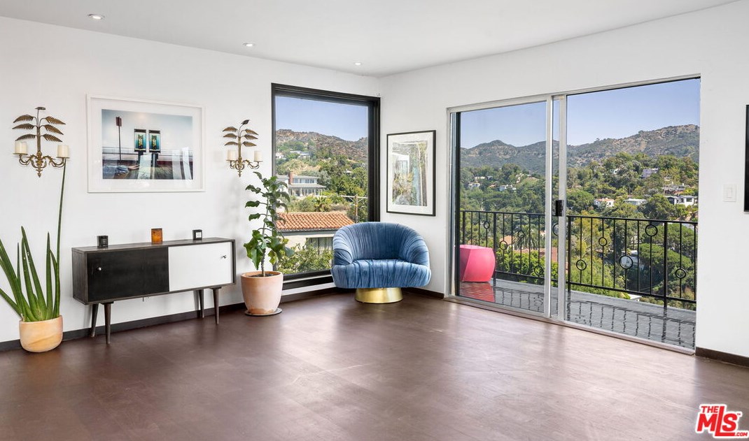 2866 Durand Dr, Los Angeles, CA 90068-1920