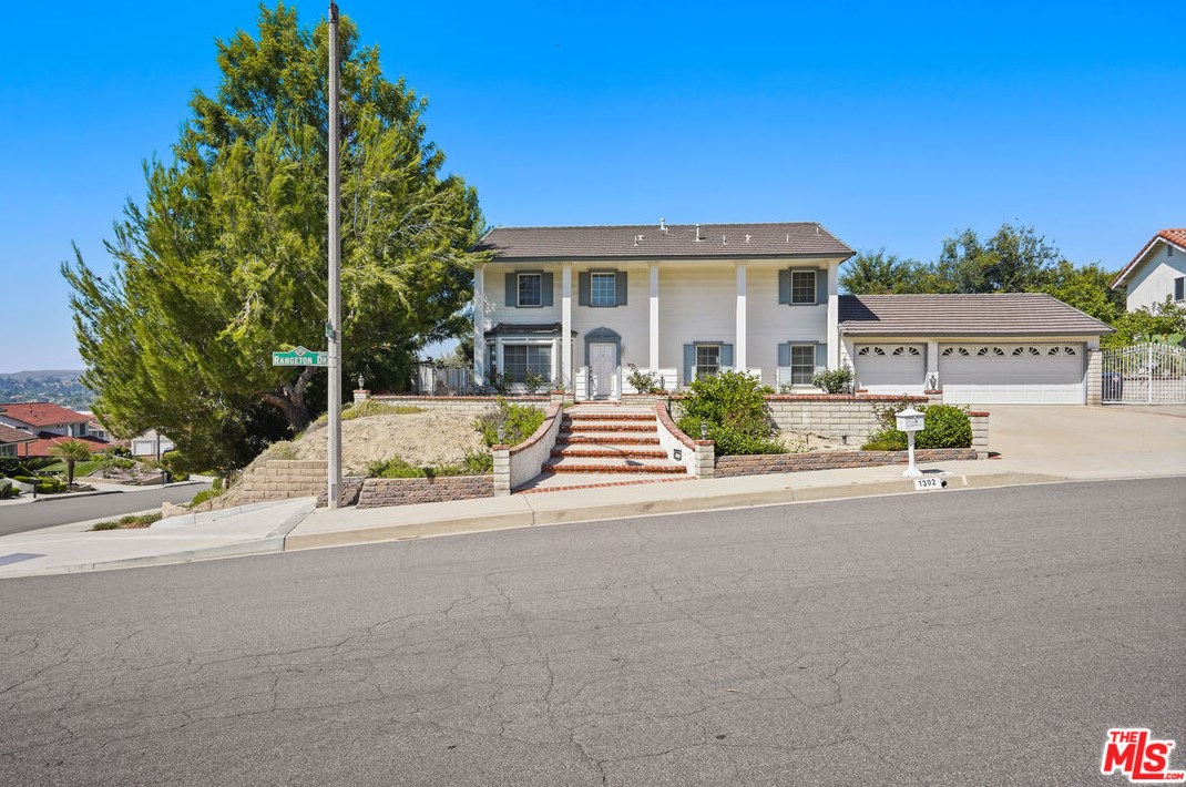 1302 Rangeton Dr, Walnut, CA 91789-3823