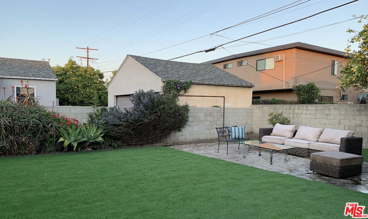 1918 Curson Ave, Los Angeles, CA 90016-1103