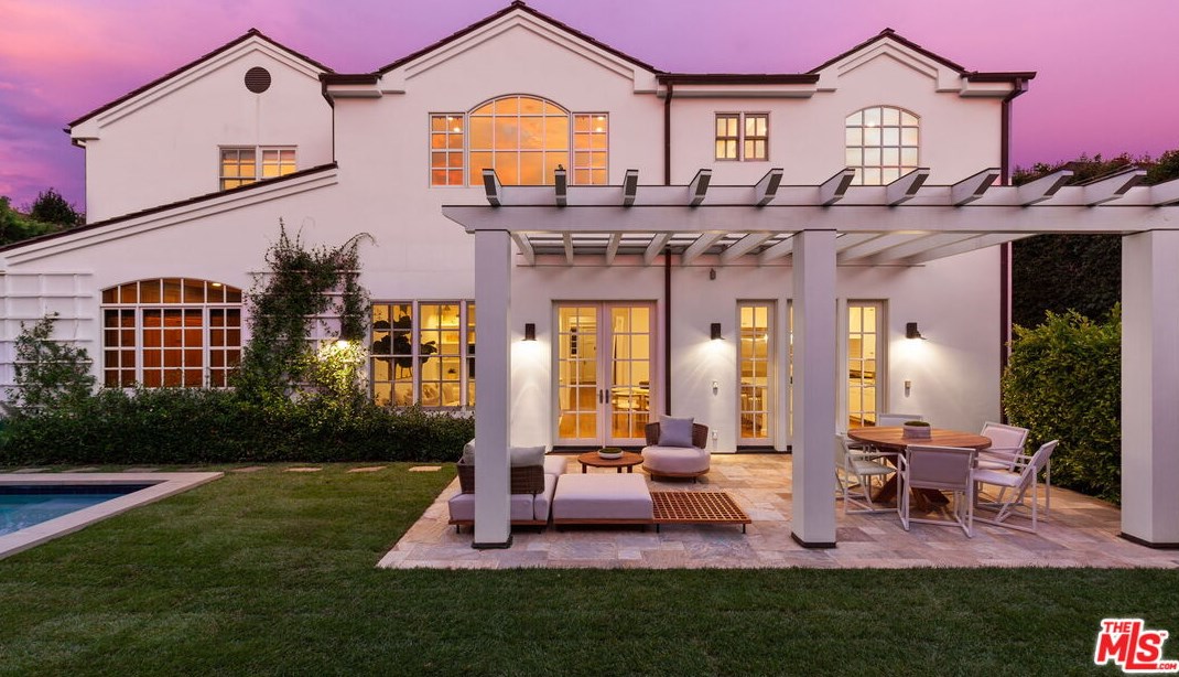 317 Oceano Dr, Los Angeles CA  90049-4125 exterior