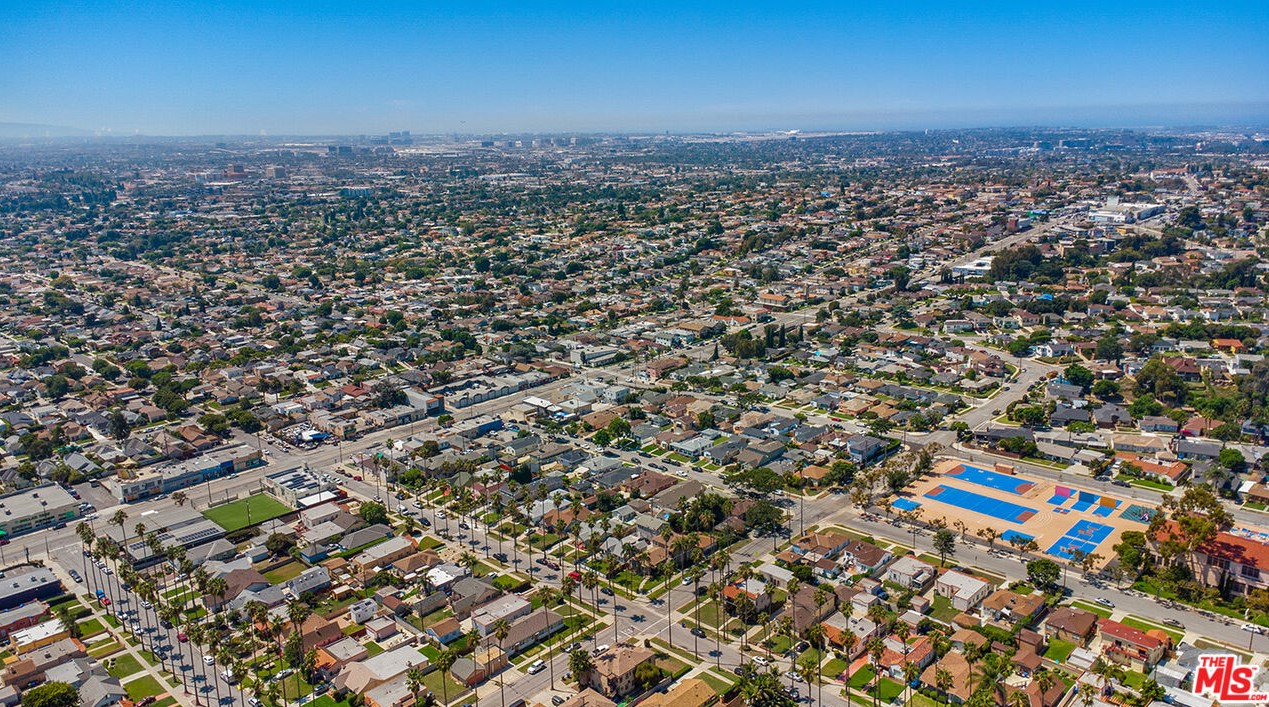 5723 Eileen Ave, Los Angeles CA  90043-2213 exterior