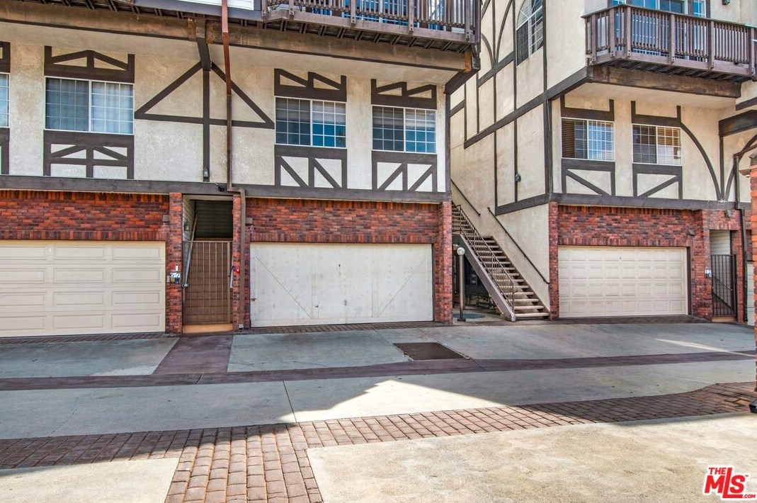 3820 Stocker St, Los Angeles CA  90008-5100 exterior