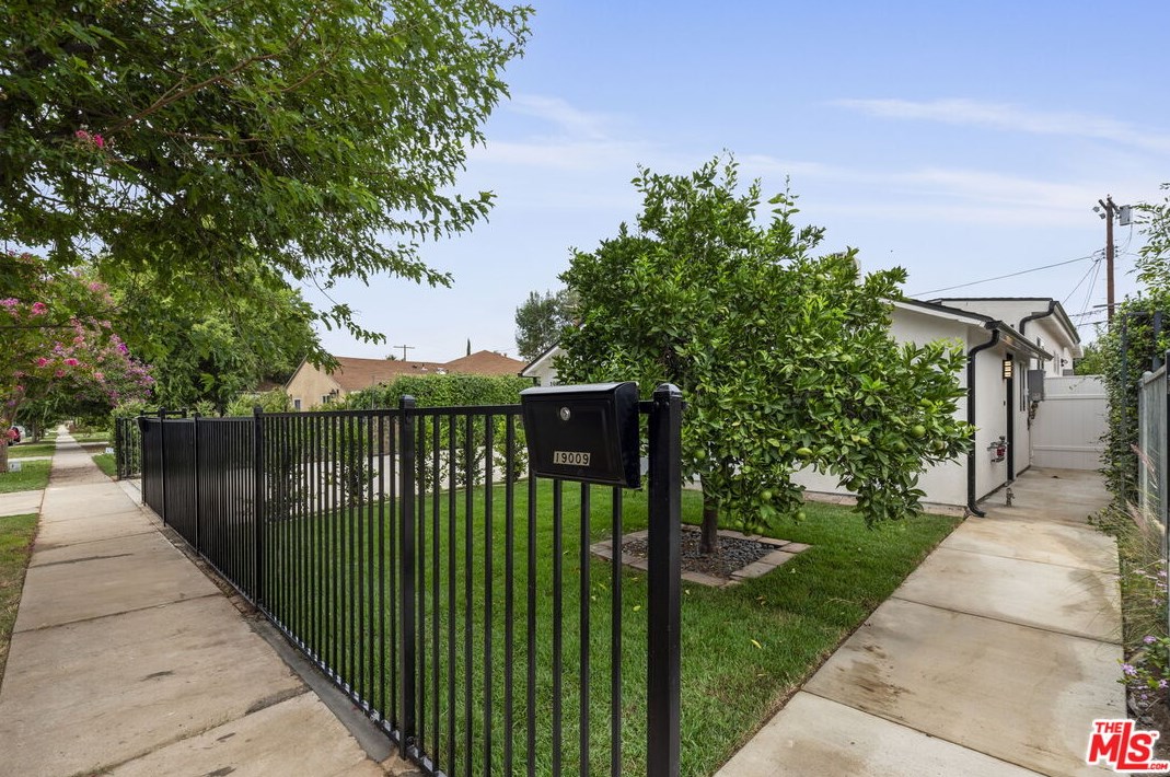 19009 Bessemer St #19009, Los Angeles, CA 91335