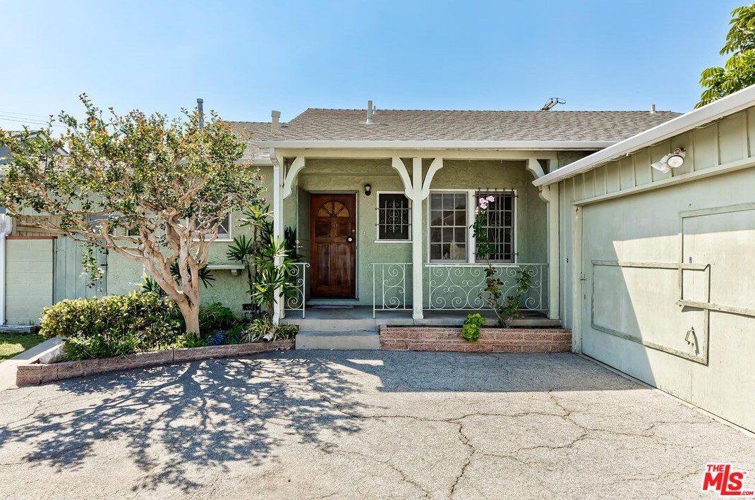 3655 Berryman Ave, Los Angeles, CA 90066-3305