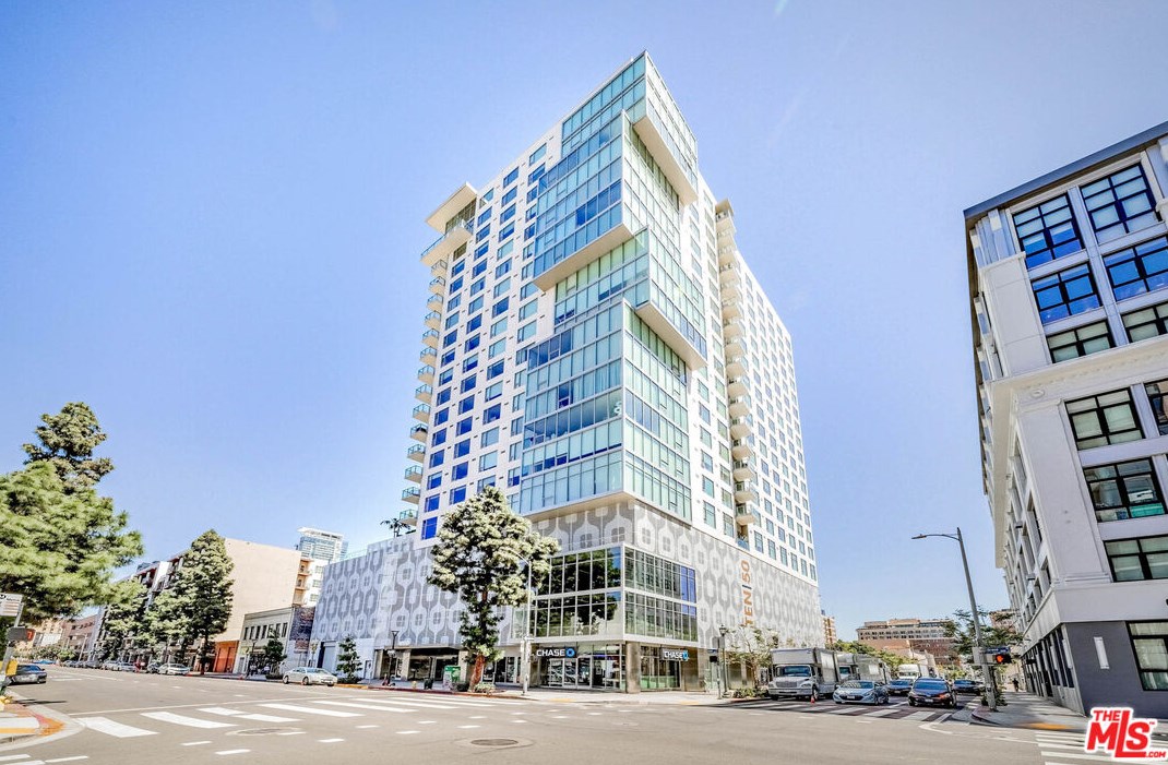 1050 Grand Ave, Los Angeles CA  90015 exterior