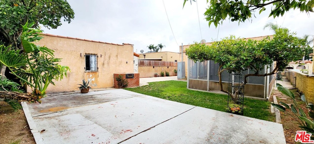 3659 62 St, Los Angeles CA  90043-3748 exterior