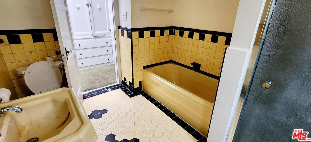 3659 62 St, Los Angeles CA  90043-3748 exterior