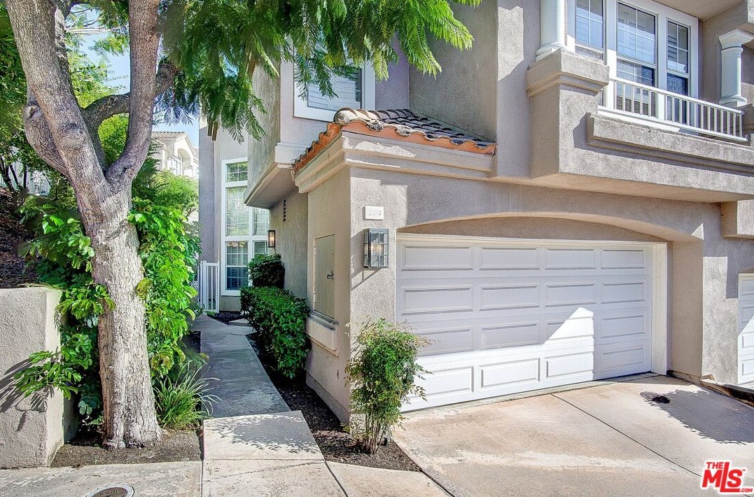2916 Wisteria Ln, Fullerton, CA 92833