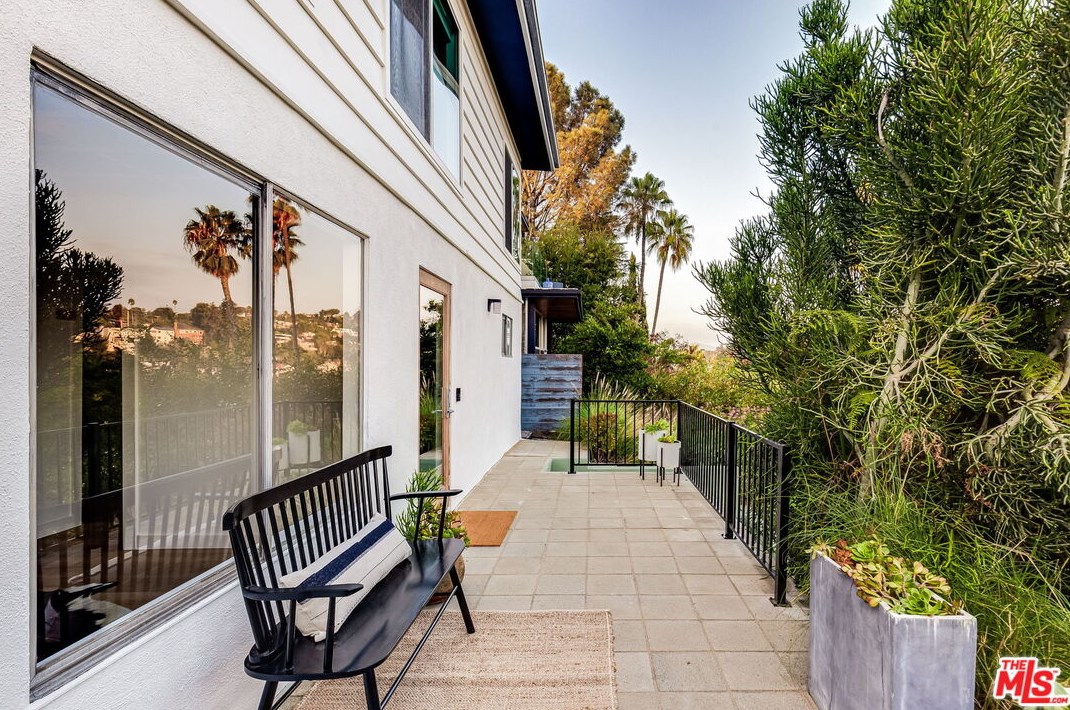 1429 Westerly Ter, Los Angeles, CA 90026-1651