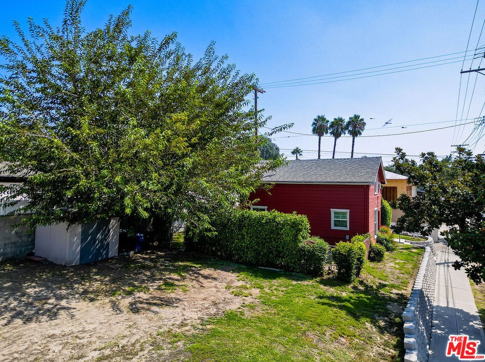 114 N Kenneth Rd, Burbank, CA 91501