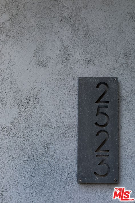 2523 Kerwin Pl, Los Angeles CA  90065-5206 exterior