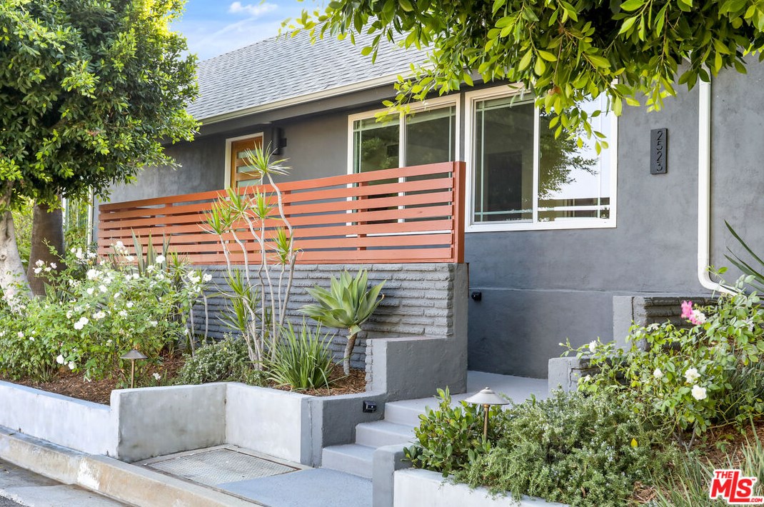 2523 Kerwin Pl, Los Angeles, CA 90065-5206