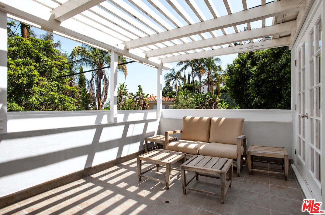 1500 N Kings Rd, Los Angeles, CA 90069