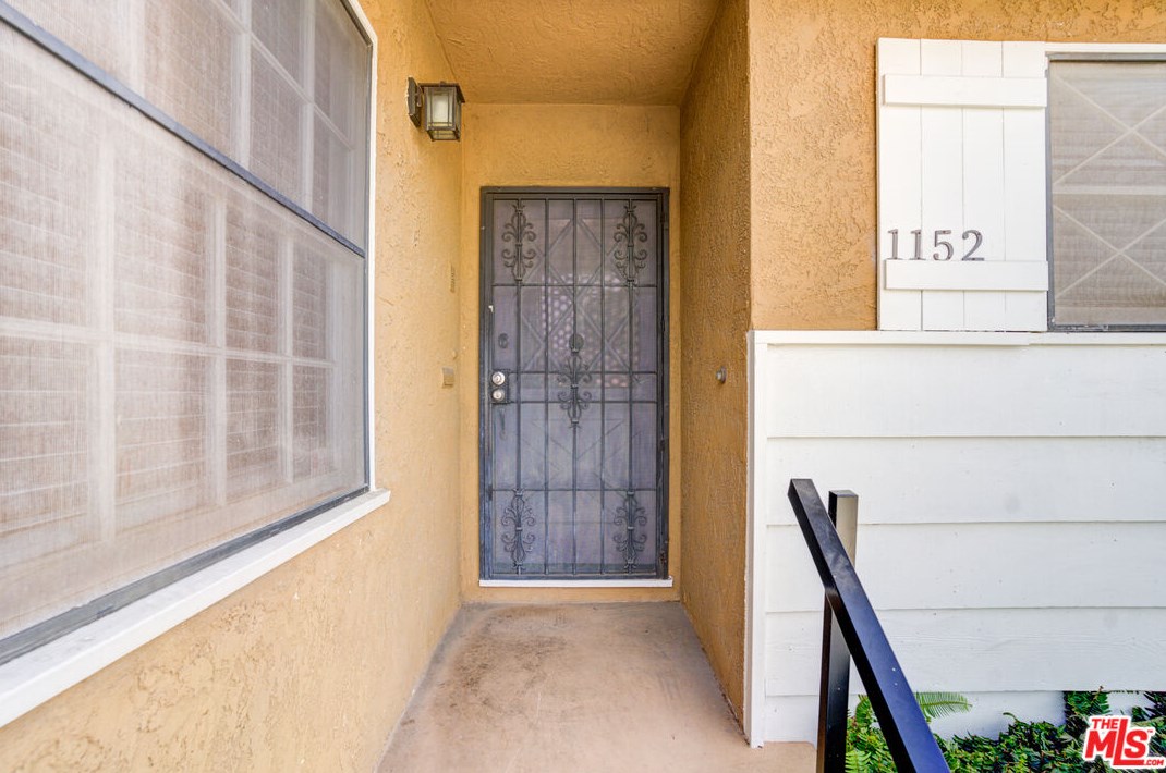 1152 125th St, Los Angeles, CA 90044-1004