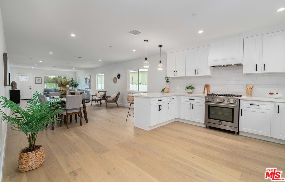 5501 77th St, Los Angeles CA  90045-3213 exterior