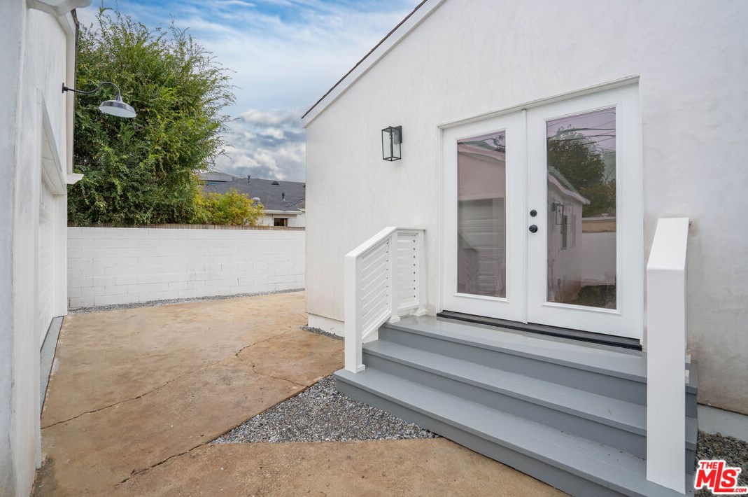 5501 77th St, Los Angeles CA  90045-3213 exterior