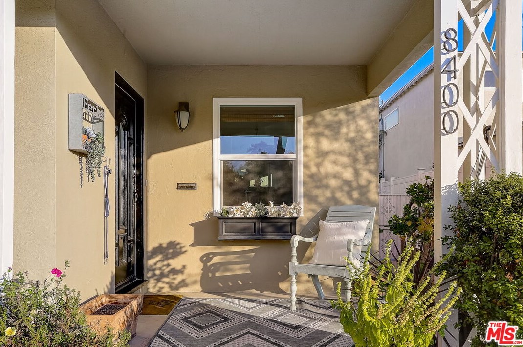 8400 Flight Ave, Los Angeles CA  90045-3045 exterior