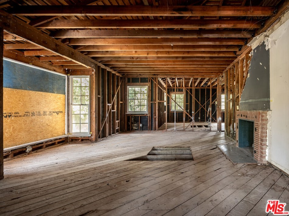 2511 Mount Beacon Ter, Los Angeles CA  90068-2444 exterior