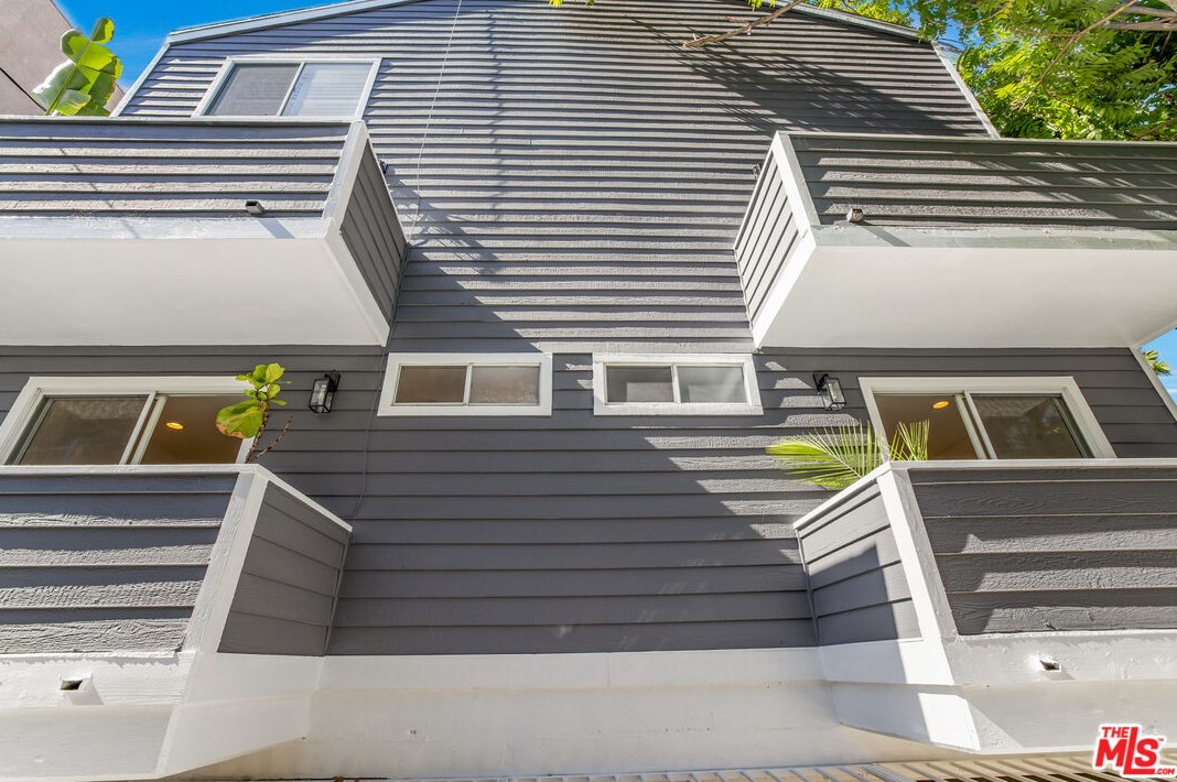3546 Clarington Ave, Los Angeles CA  90034-4915 exterior
