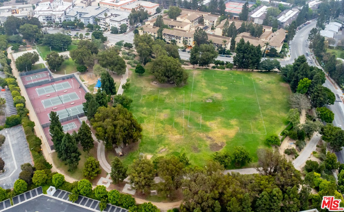 6000 Canterbury Dr, Los Angeles CA  90230-6853 exterior