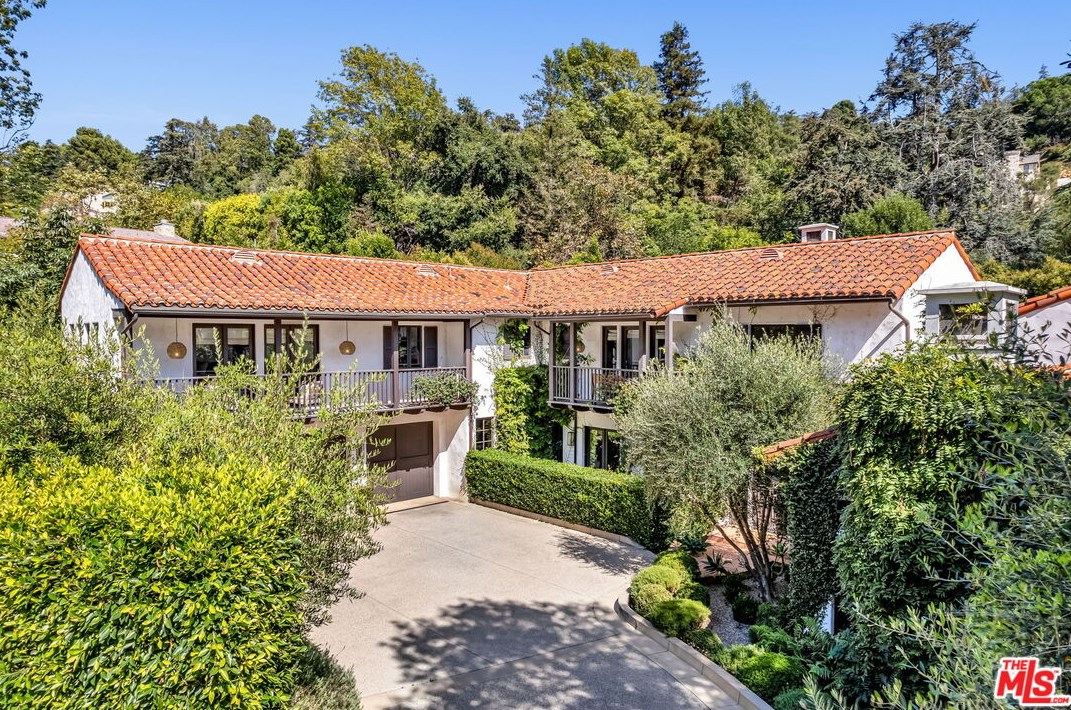 1046 N Norman Pl, Los Angeles, CA 90049