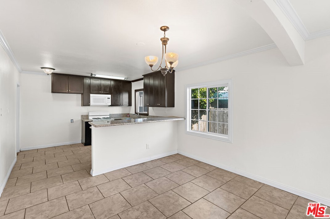 4805 Mascot St, Los Angeles CA  90019-5530 exterior