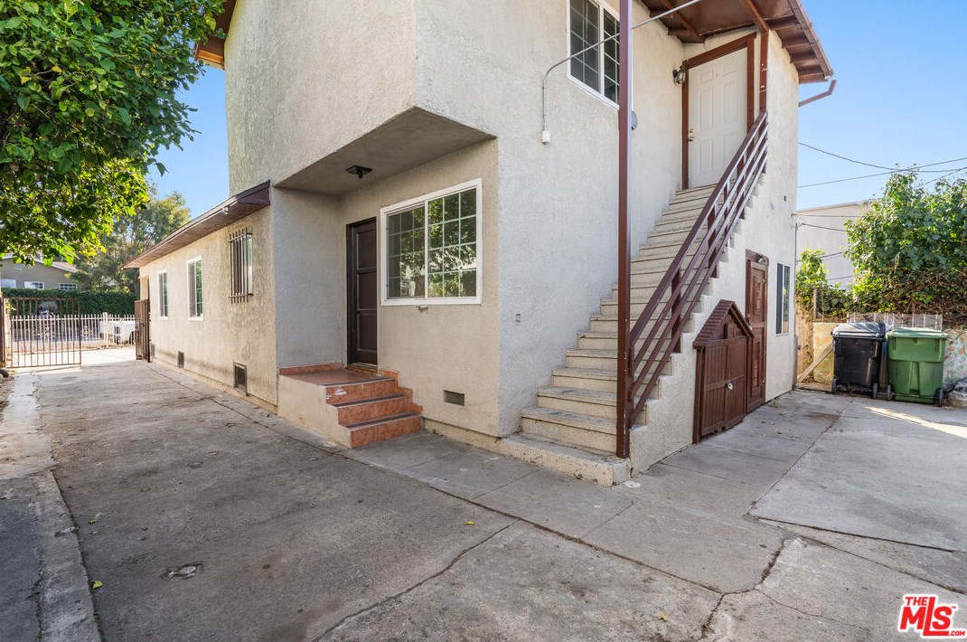 4805 Mascot St, Los Angeles CA  90019-5530 exterior