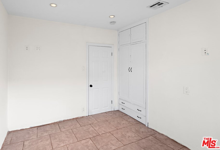 4805 Mascot St, Los Angeles CA  90019-5530 exterior
