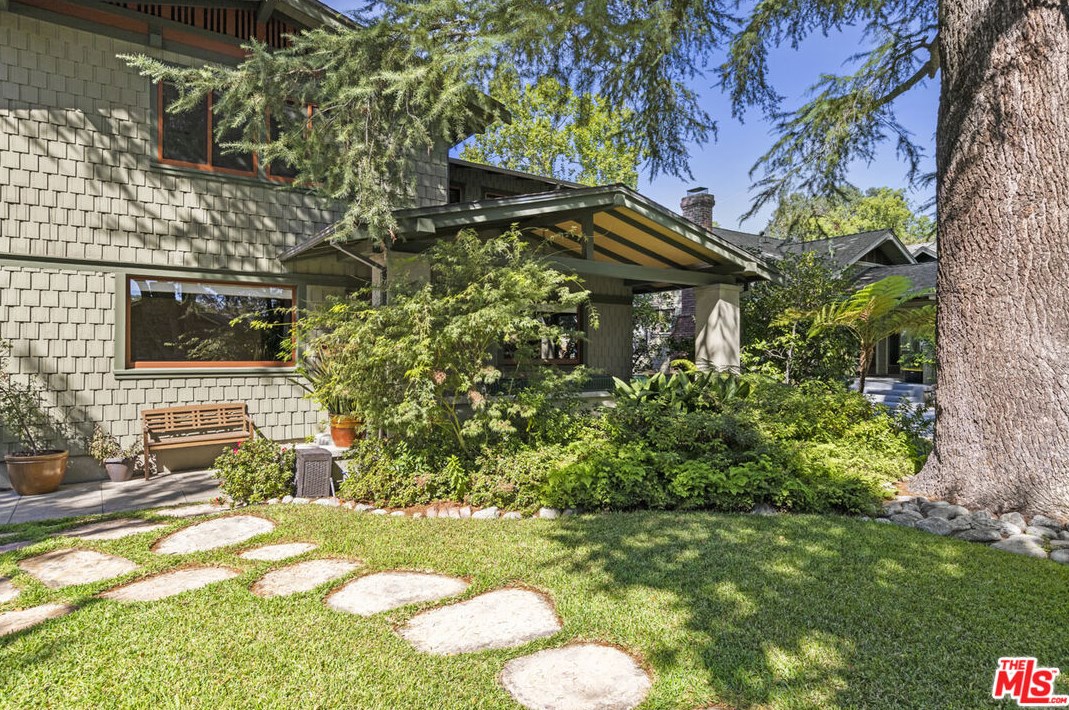 737 N Michigan Ave, Pasadena, CA 91104