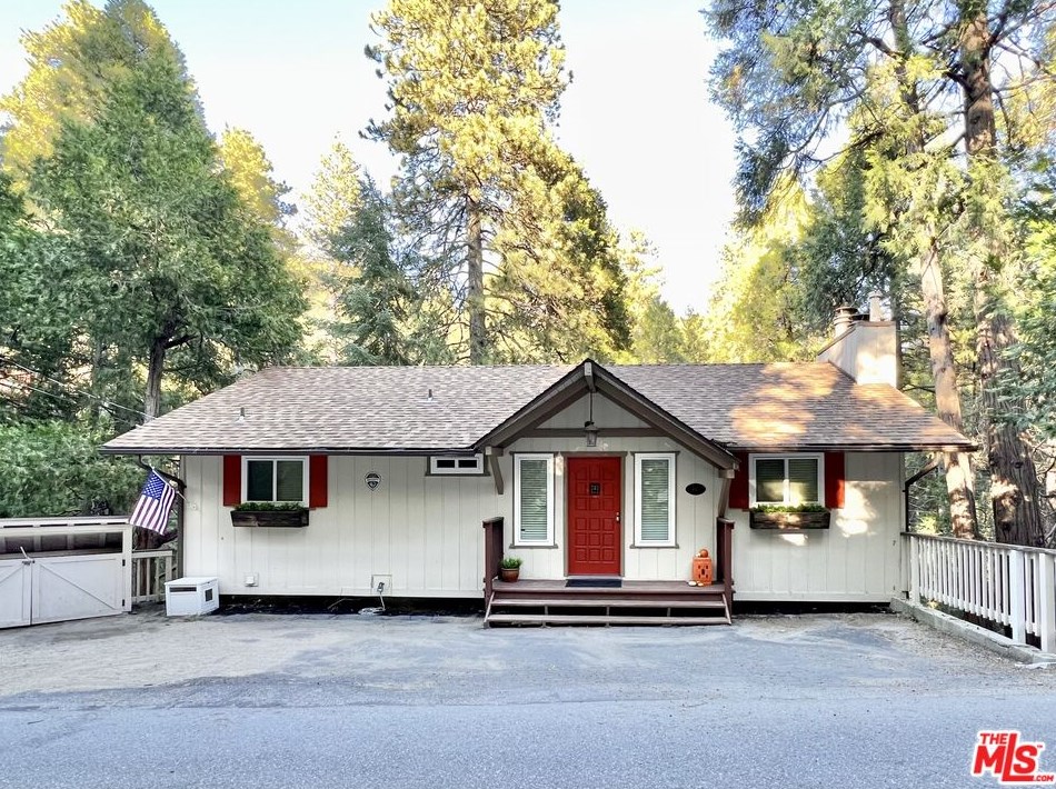 441 Club House Dr, Twin Peaks, CA 92391