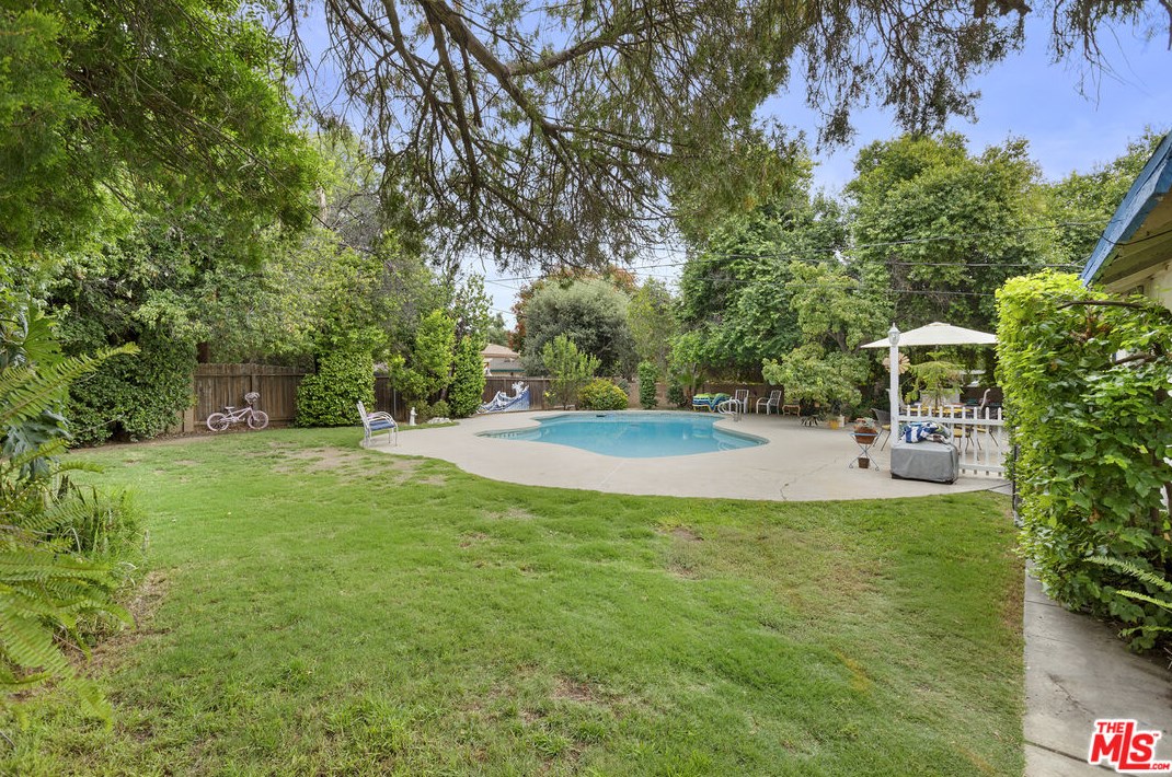 10538 Lurline Ave, Chatsworth, CA 91311