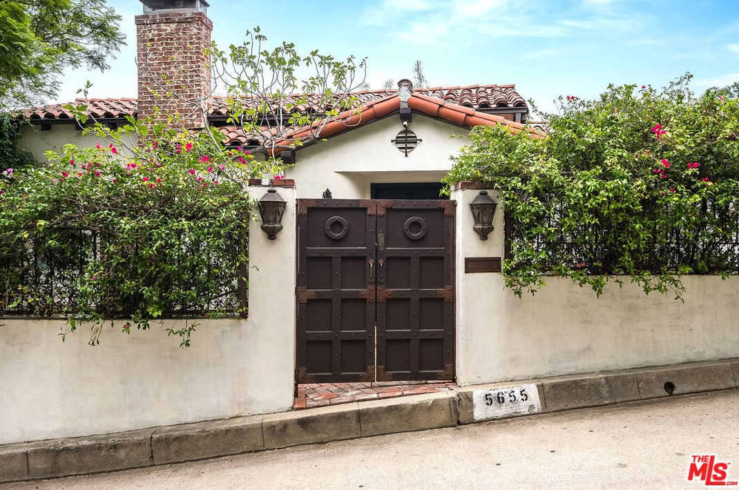 5655 Briarcliff Rd, Los Angeles, CA 90068-3630