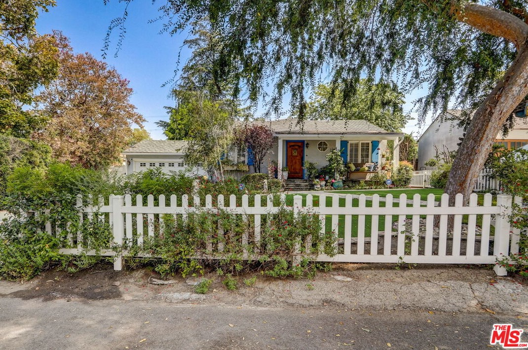 4824 Placidia Ave, North Hollywood, CA 91601-4832