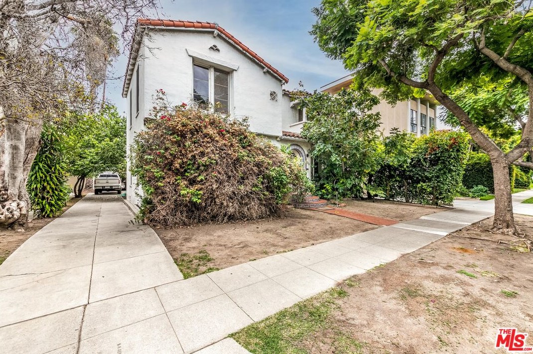 232 N La Peer Dr, Beverly Hills, CA 90211