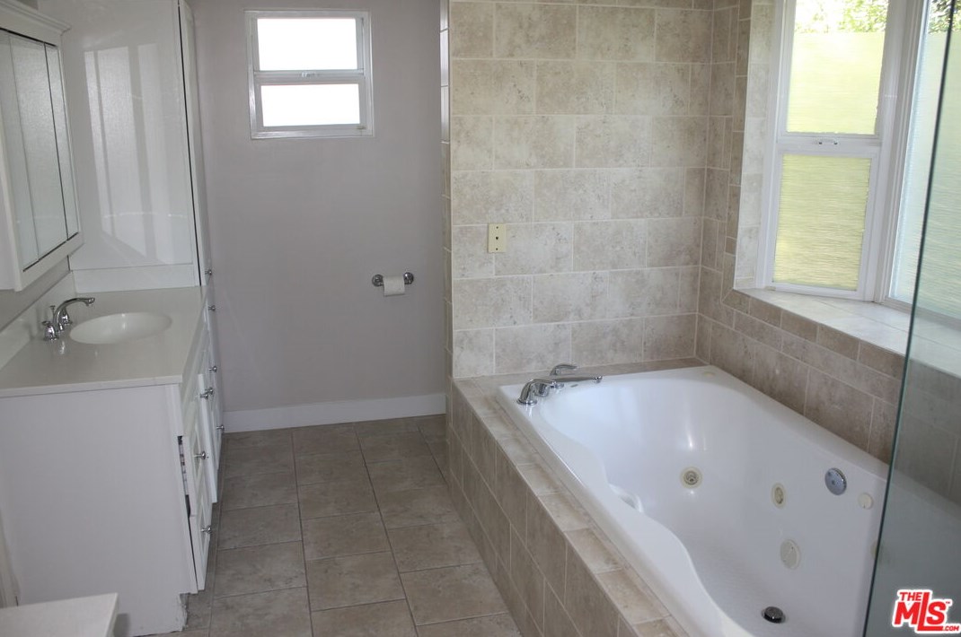 11159 Fairbanks Way, Los Angeles CA  90230-4902 exterior