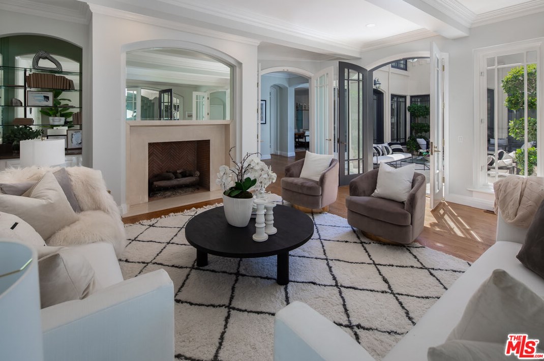 10259 Century Woods Dr, Los Angeles CA  90067-6312 exterior