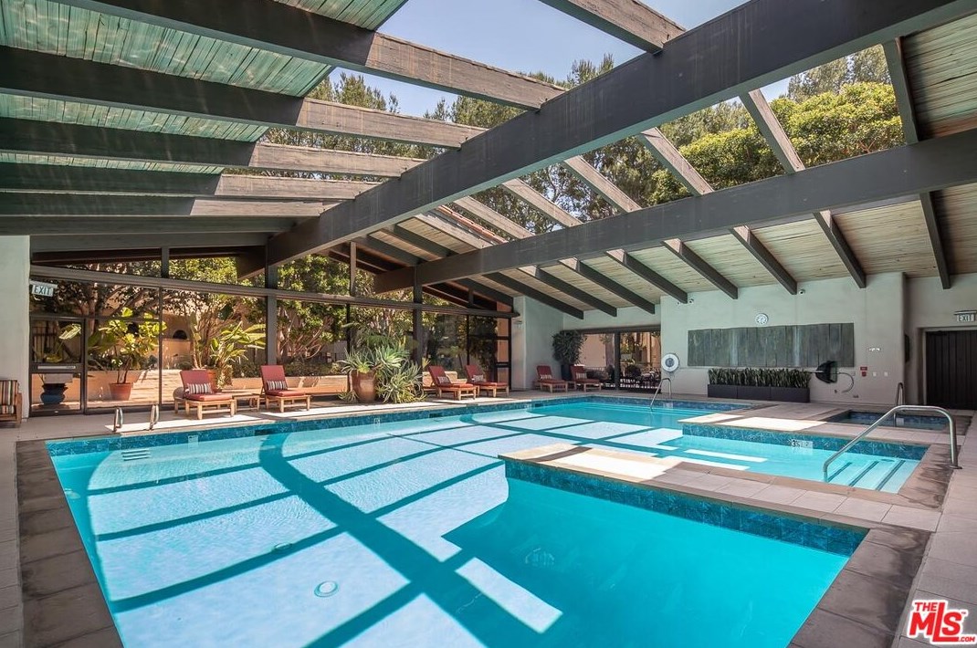 10259 Century Woods Dr, Los Angeles CA  90067-6312 exterior