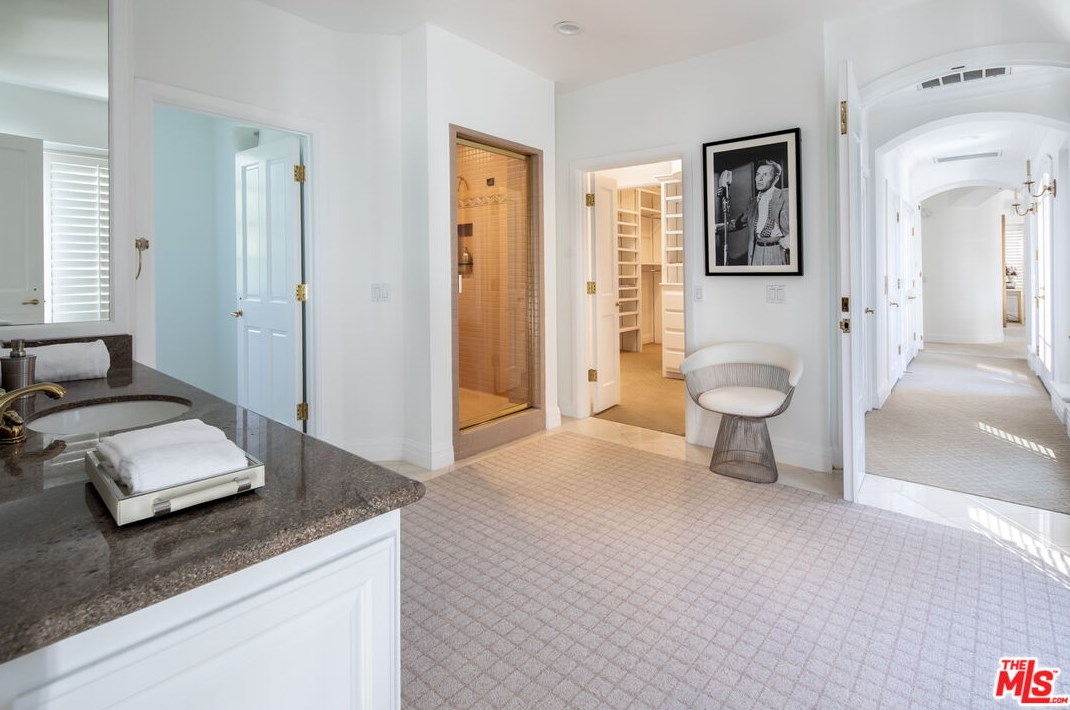 10259 Century Woods Dr, Los Angeles CA  90067-6312 exterior