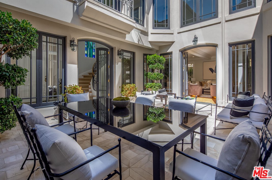 10259 Century Woods Dr, Los Angeles CA  90067-6312 exterior