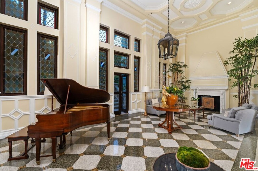 316 N Rossmore Ave #603, Los Angeles, CA 90004